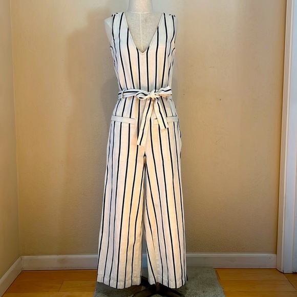 Madewell Pants - Madewell Navy Blue/White Jumpsuit with side zipper, tie-belt and pockets. XXS